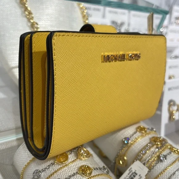 Michael Medium Crossgrain Leather Bifold Wallet
Daisy Yellow 
NWT - Picture 16 of 16